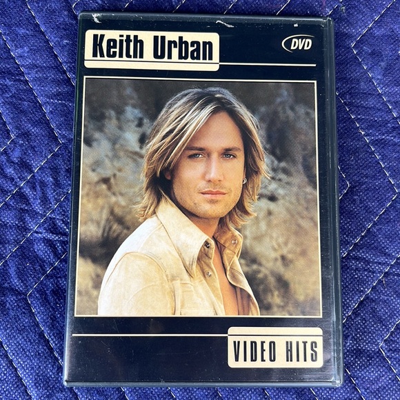 Keith Urban DVD’s Livin’ Right Now & Video Hits - Picture 3 of 9